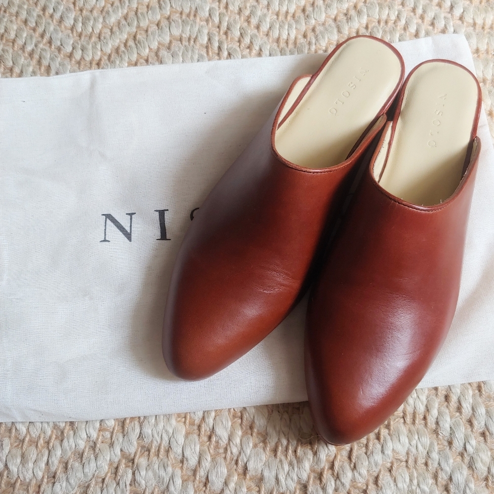 Nisolo Chestnut Leather Clogs